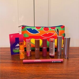 Clinique pouch & Lip Collection (10 pcs) Lipstick & liner, plumper, chapstick